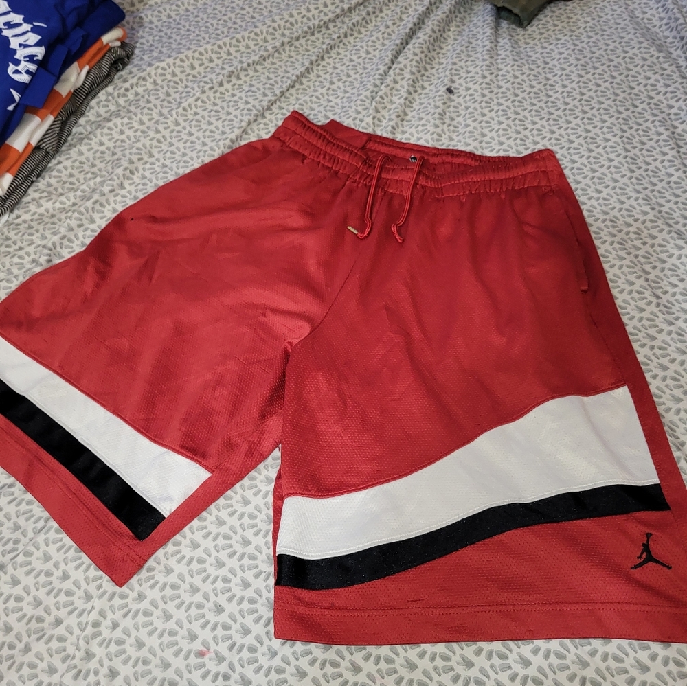 Jordan basketball 🏀 shorts size L